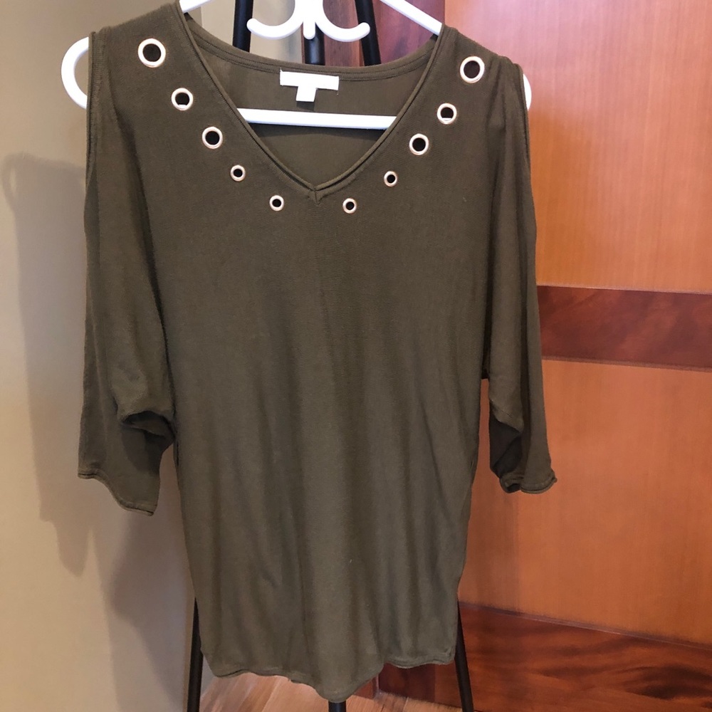 Cold shoulder green sweater with brass ring detail